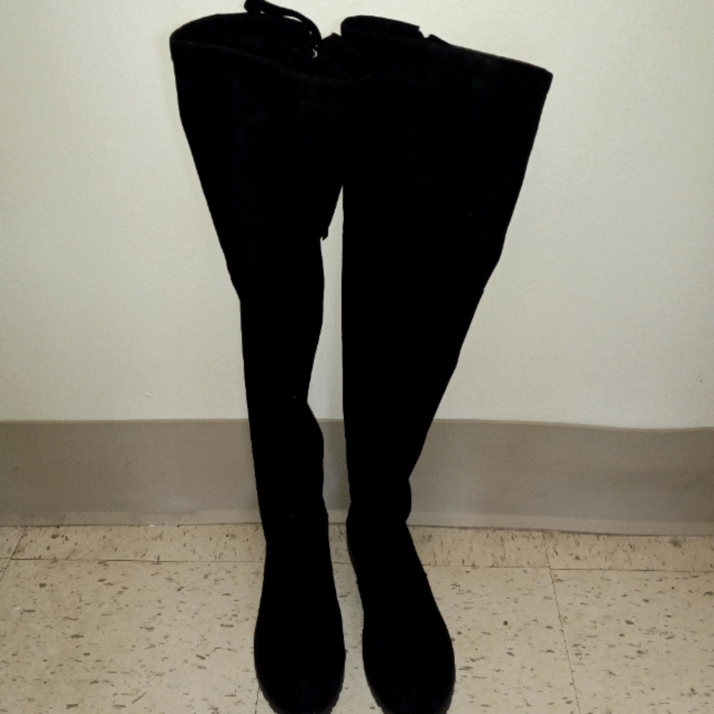 Over-The-Knee Suede Boots 👢